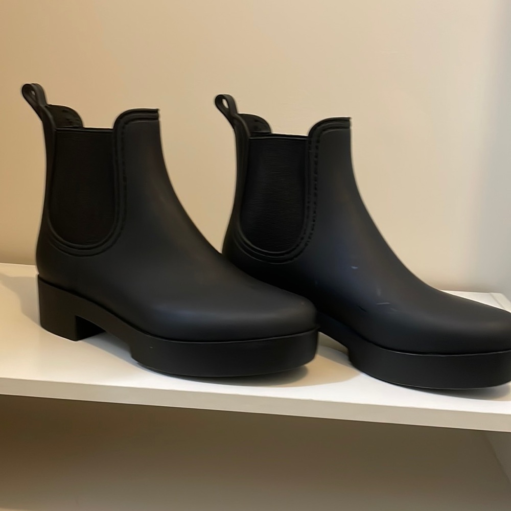 Jeffrey Campbell Hydra platform waterproof boots size 9